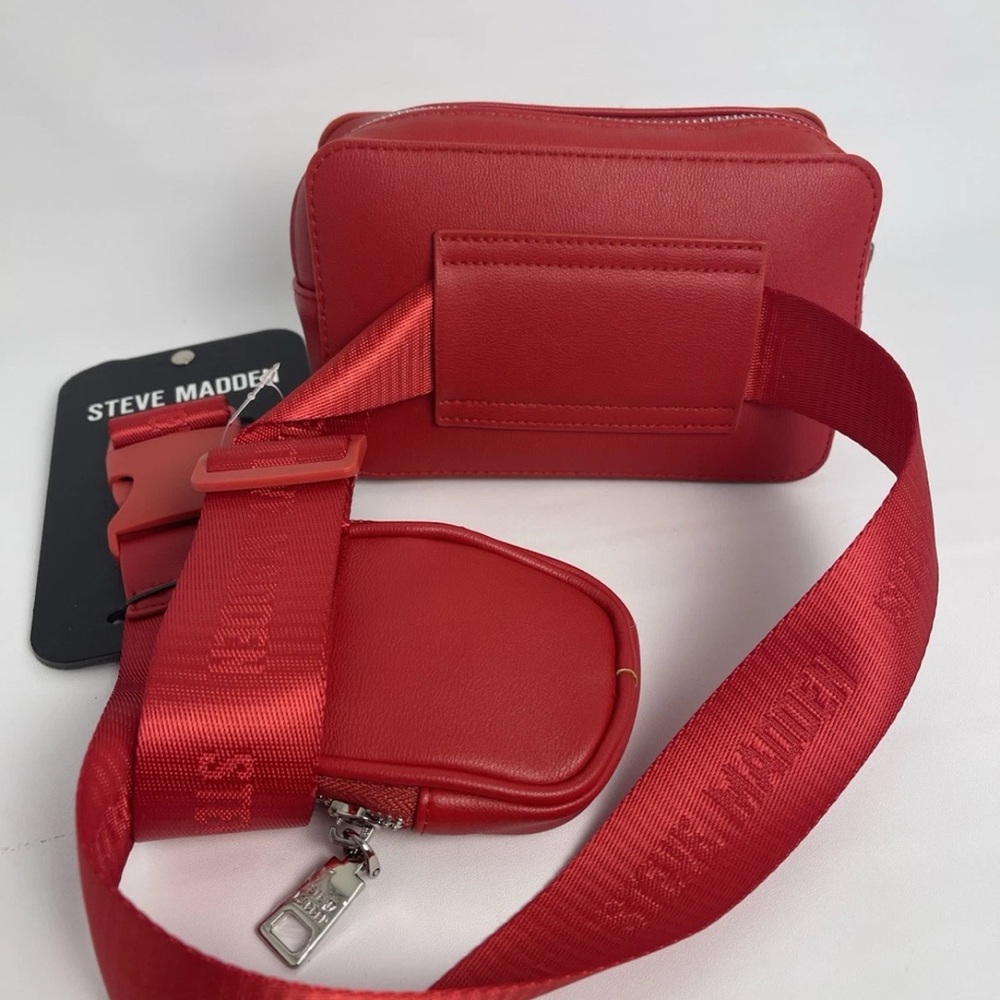 STEVE MADDEN RED W LOGO BELT BAG FANNY PACK CROSSBODY BAG W AIRPOD CASE